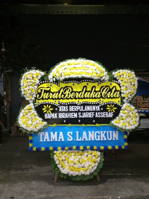 Papan Bunga Duka di Tlogo
